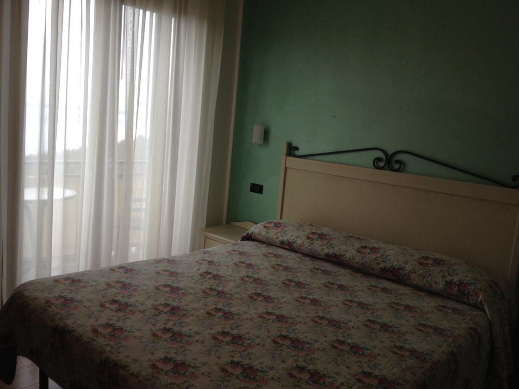 Affittacamere Battistoli Costermano Exterior foto